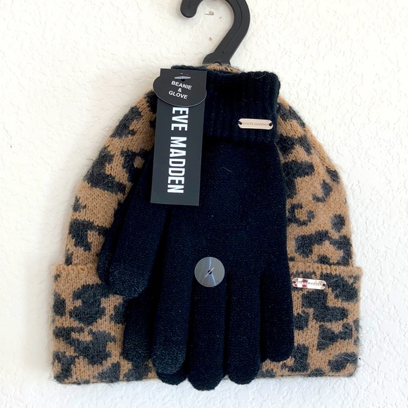Steve Madden Accessories - NWT Steve Madden Leopard Print Beanie & Gloves